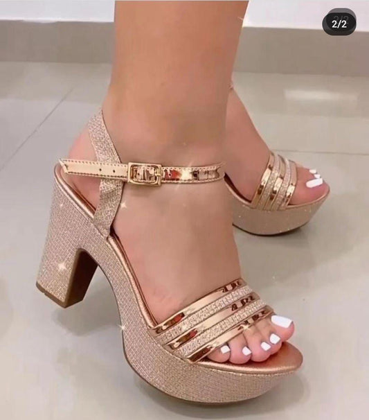 Tacones Dorados M4